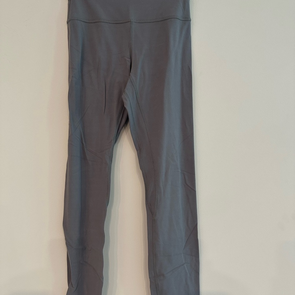 Lululemon Leggings - barely worn! size 6